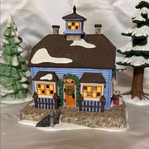 Dept 56 village house chowder house RETIRED